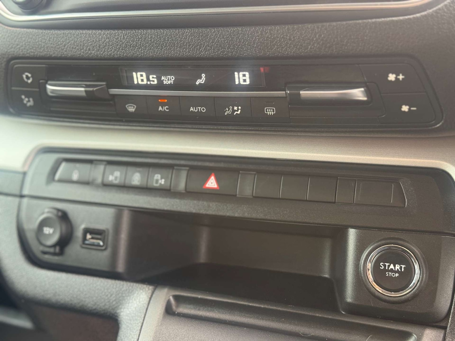 Used Peugeot Traveller 2018 for sale - 77207490: Photo 58