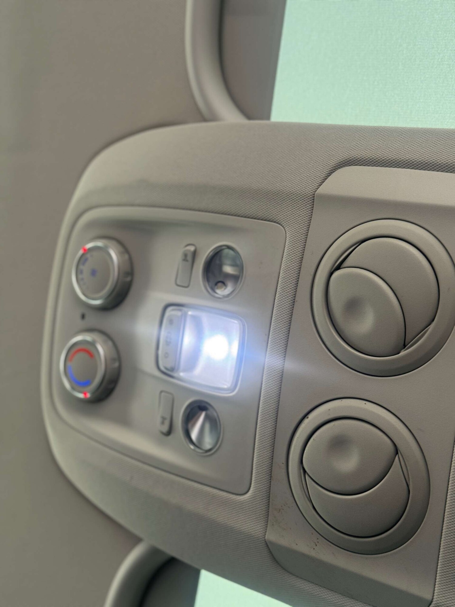 Used Peugeot Traveller 2018 for sale - 77207490: Photo 71