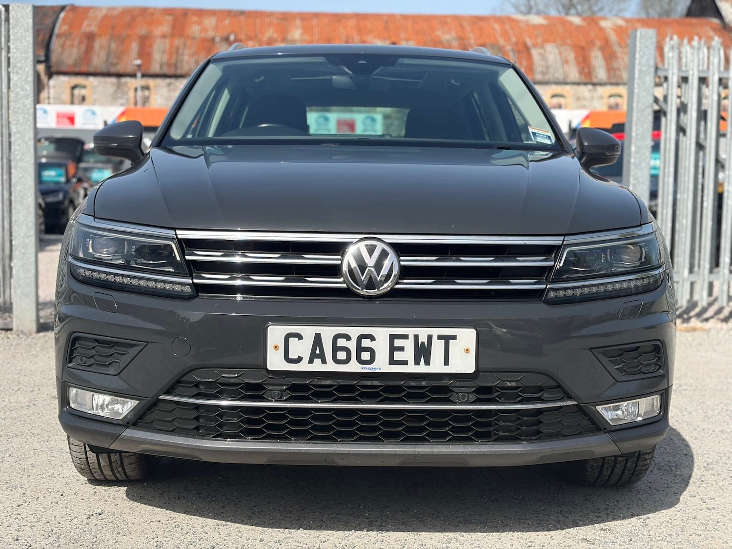 Used Volkswagen Tiguan 2016 for sale - 78163015: Photo 2