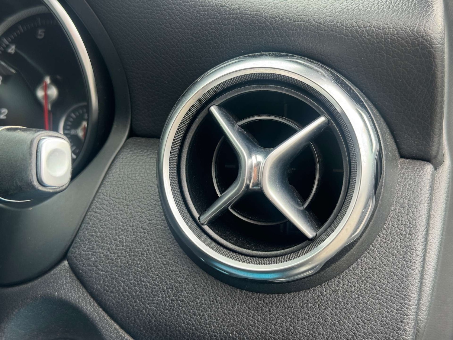 Used Mercedes-Benz GLA 2019 for sale - 77207434: Photo 62