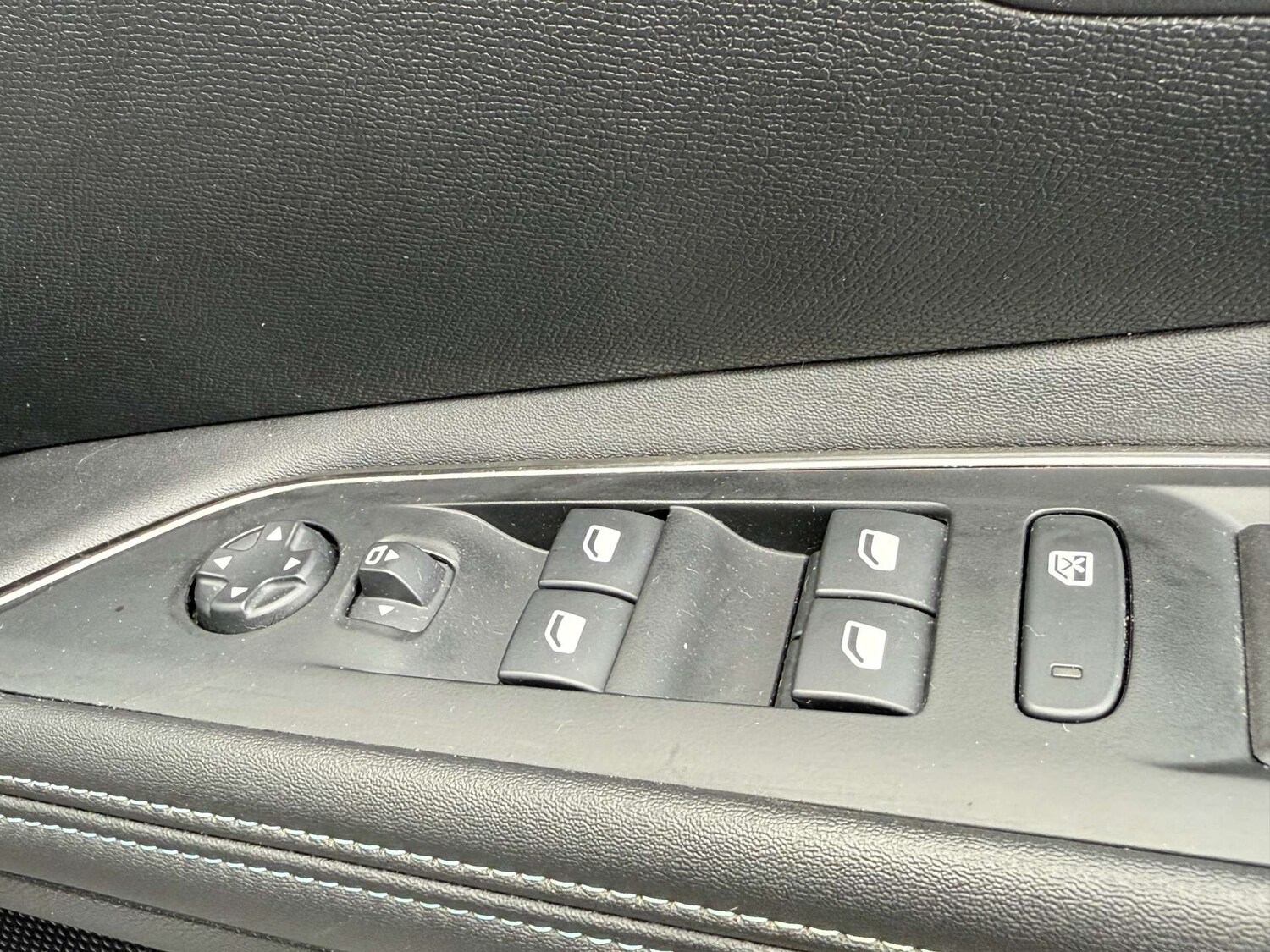 Used Peugeot 3008 2022 for sale - 77207442: Photo 43