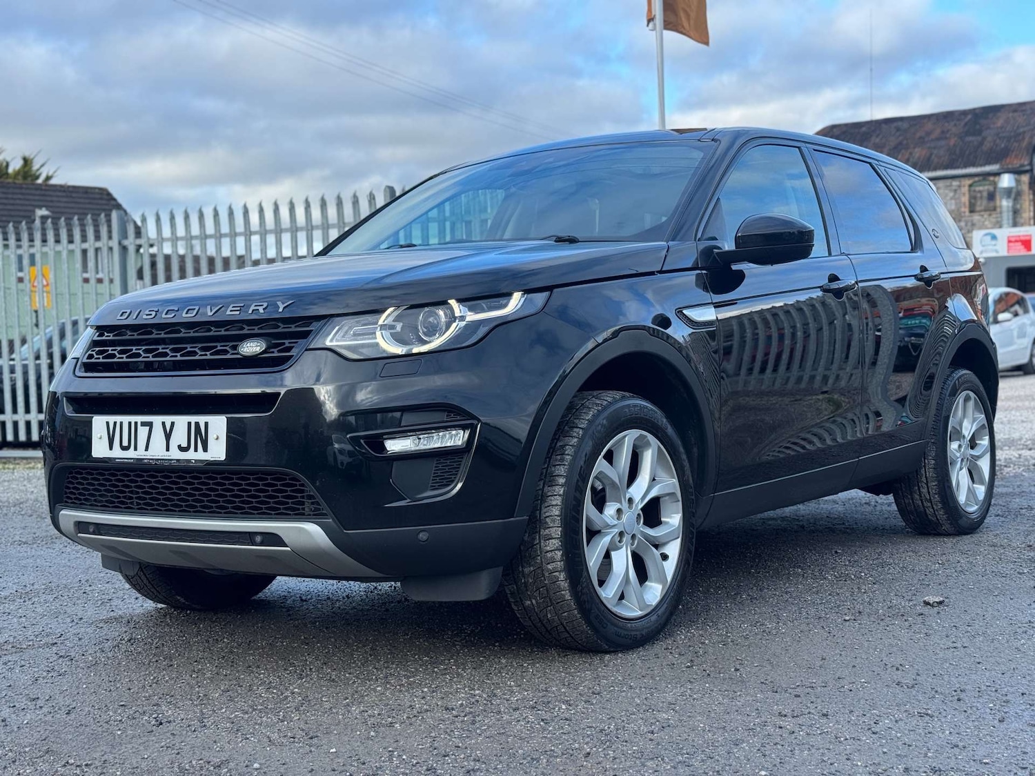 Used Land Rover Discovery Sport 2017 for sale - 77249403: Photo 3