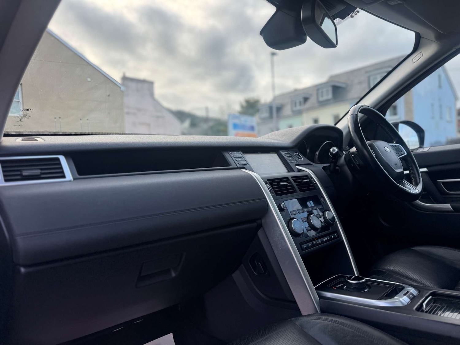 Used Land Rover Discovery Sport 2017 for sale - 77249403: Photo 45