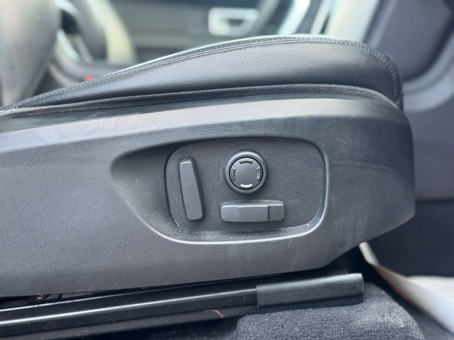 Used Land Rover Discovery Sport 2017 for sale - 77249403: Photo 61