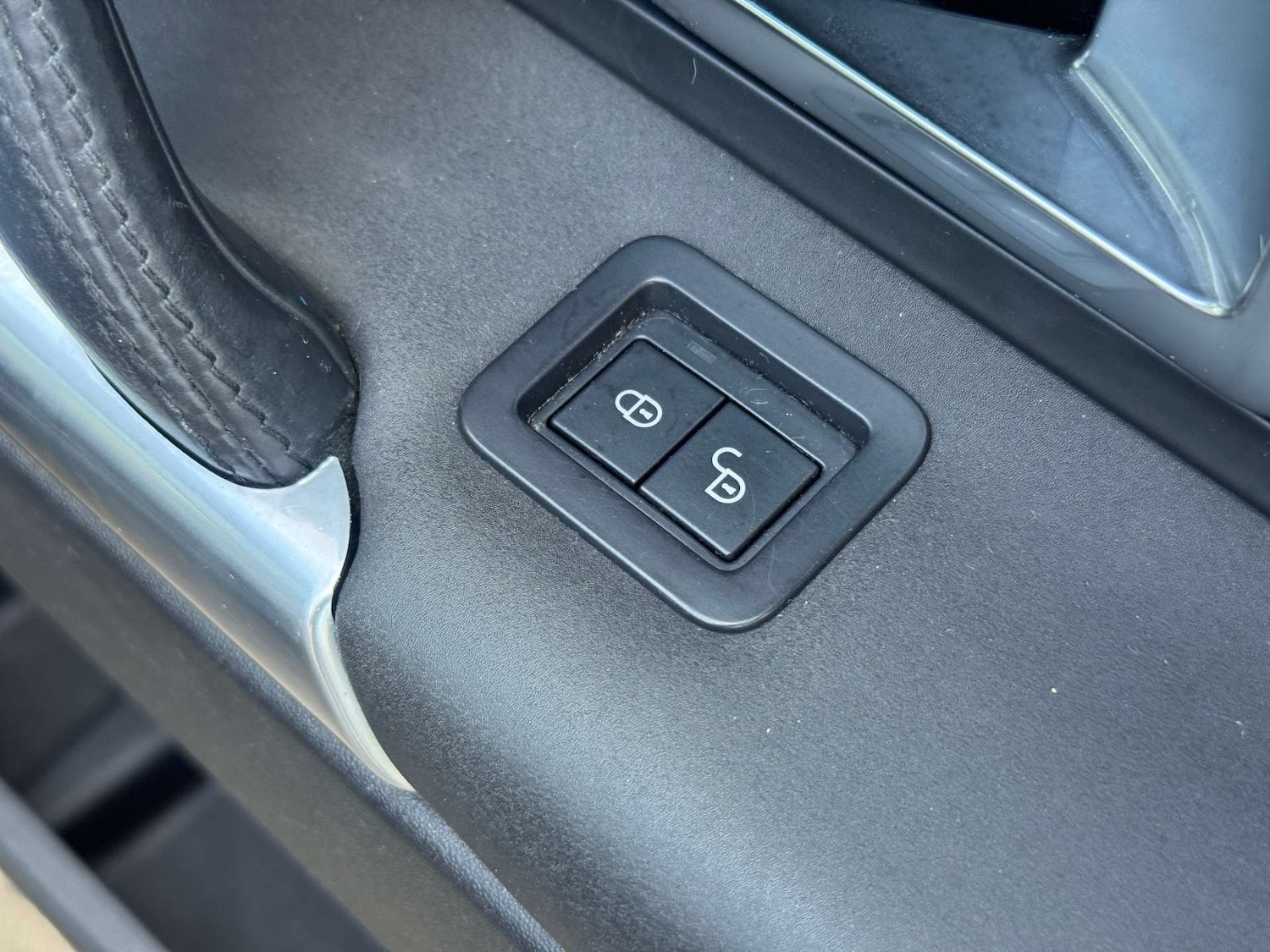 Used Land Rover Discovery Sport 2017 for sale - 77249403: Photo 72