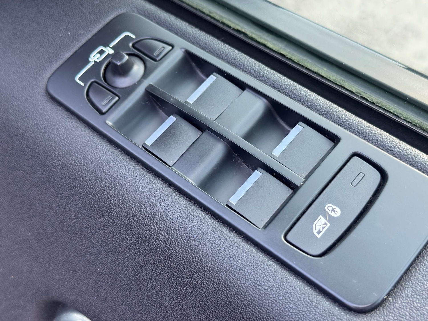 Used Land Rover Discovery Sport 2017 for sale - 77249403: Photo 82