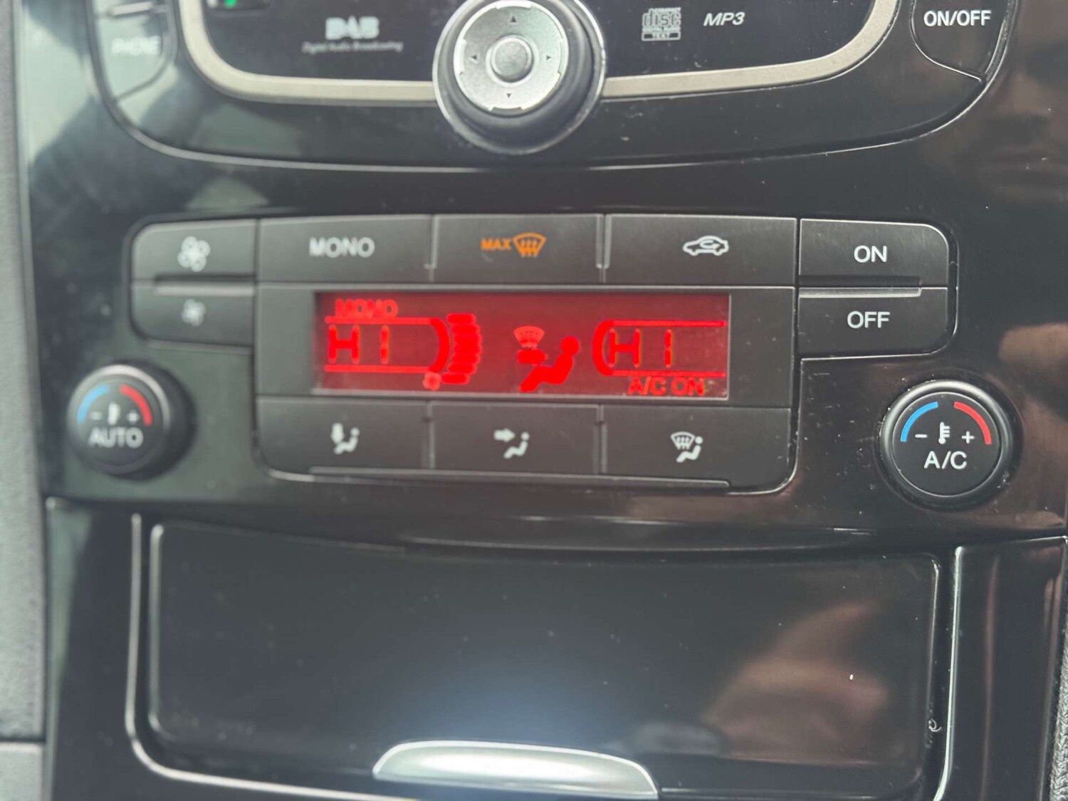 Used Ford S-Max 2013 for sale - 77207470: Photo 44