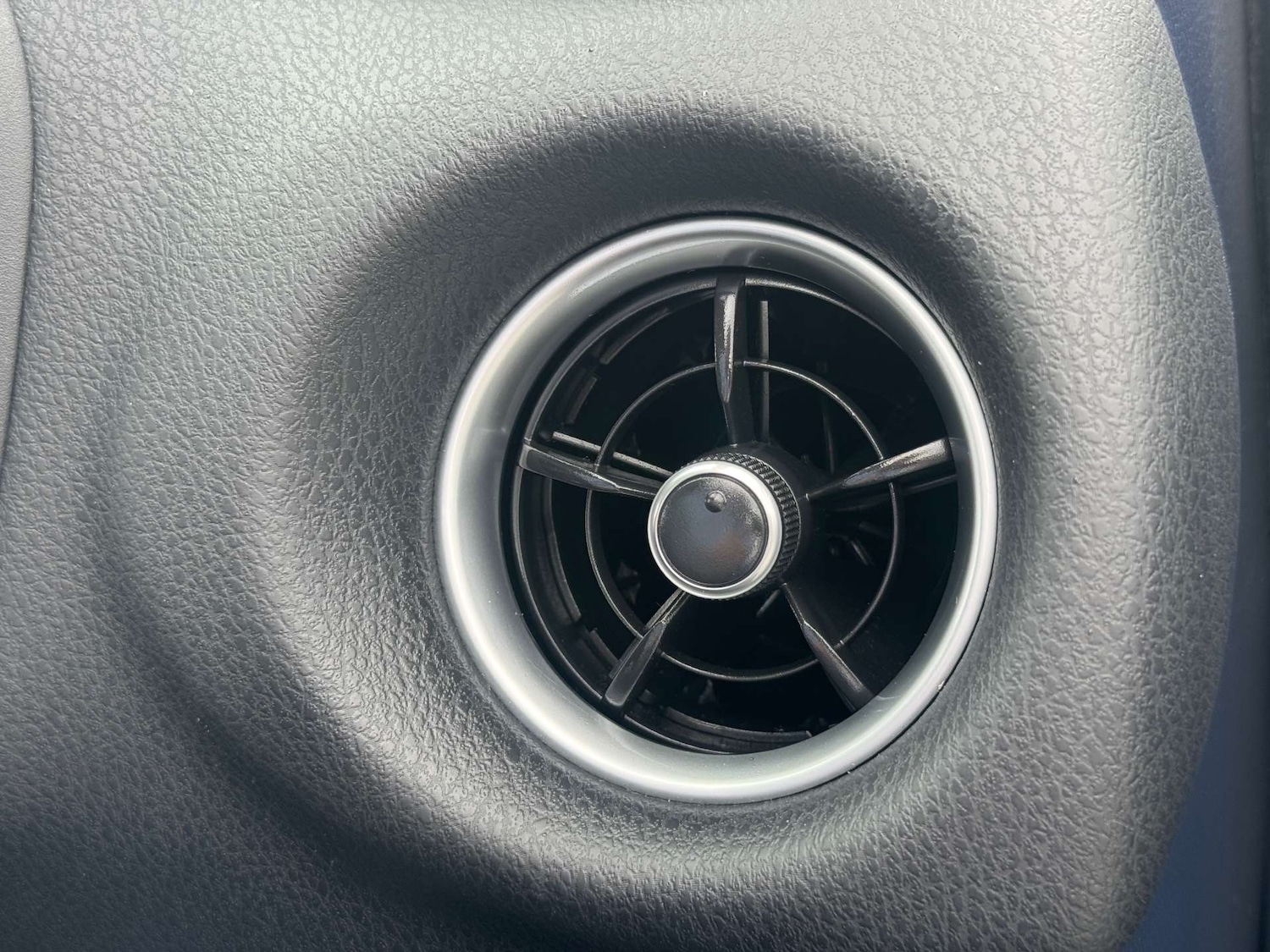 Used Toyota Yaris 2019 for sale - 77627686: Photo 81