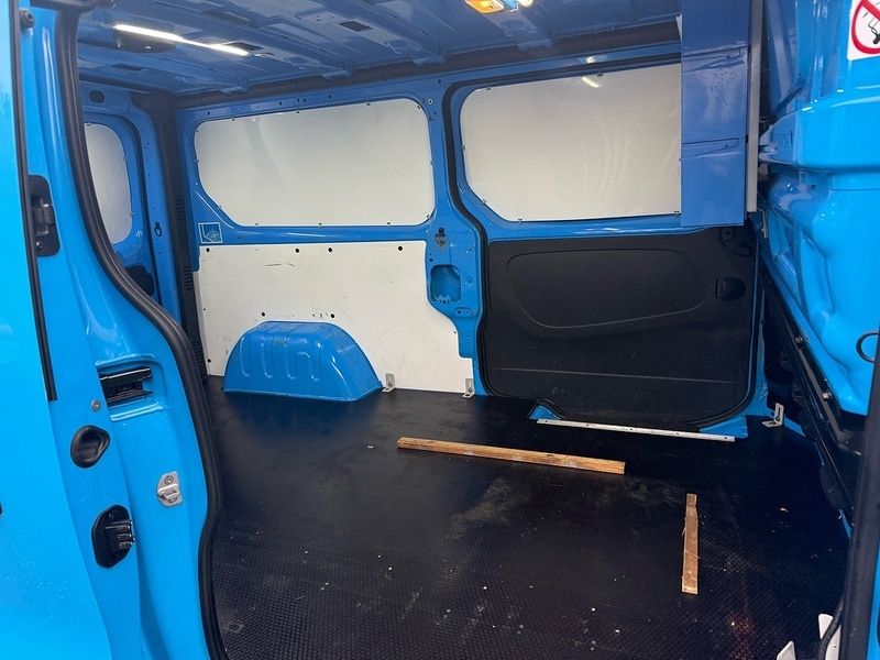 Used Vauxhall Vivaro 2017 for sale - 76776245: Photo 21