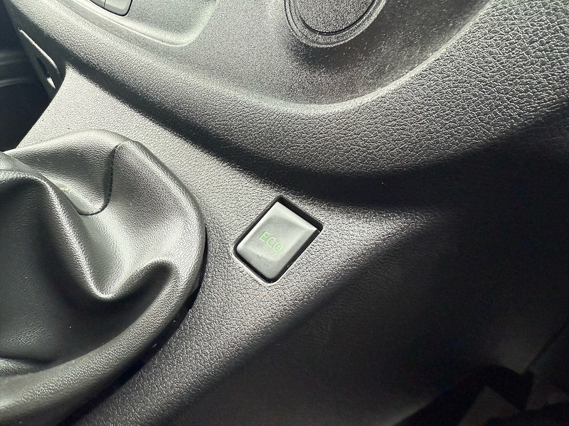 Used Vauxhall Vivaro 2017 for sale - 76776245: Photo 39