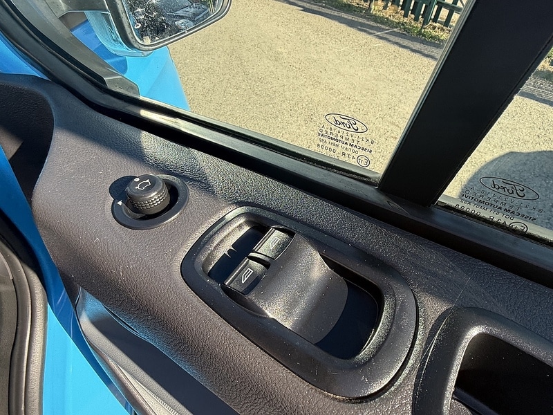 Used Ford Transit Custom 2017 for sale - 76411879: Photo 28