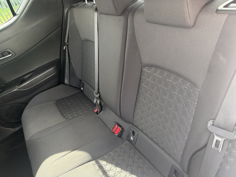 Used Toyota C-HR 2021 for sale - 76411885: Photo 19