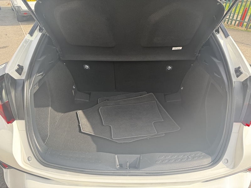 Used Toyota C-HR 2021 for sale - 76411885: Photo 24