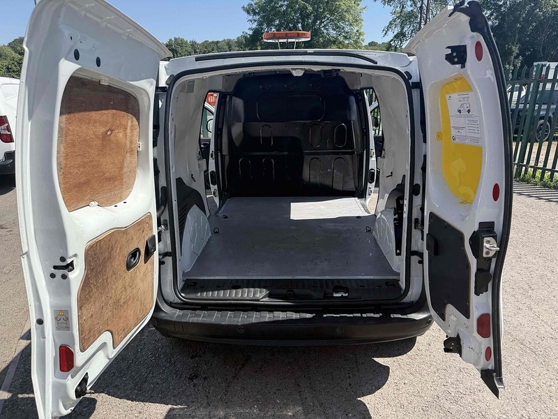 Used Renault Kangoo 2017 for sale - 76411852: Photo 17