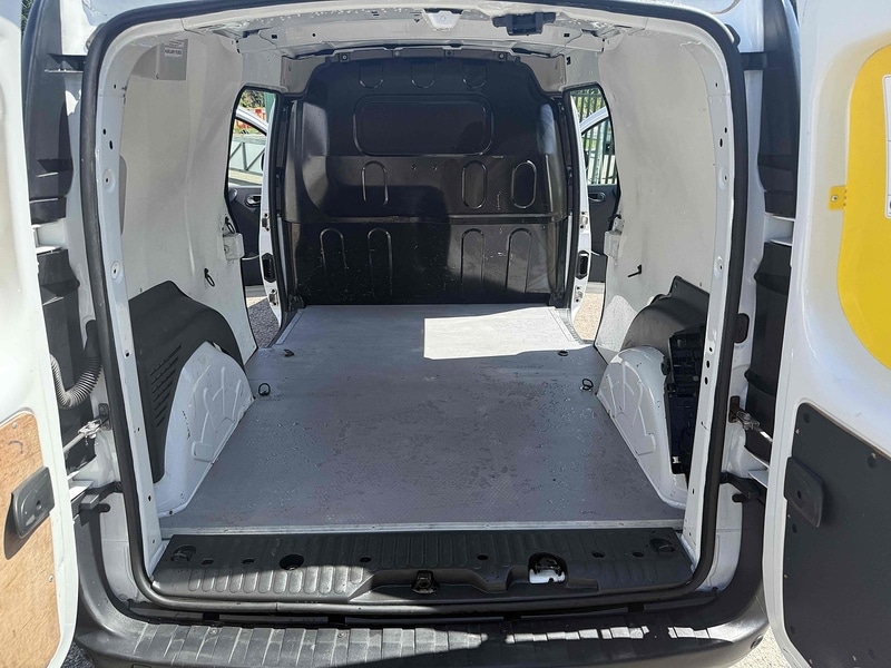 Used Renault Kangoo 2017 for sale - 76411852: Photo 18