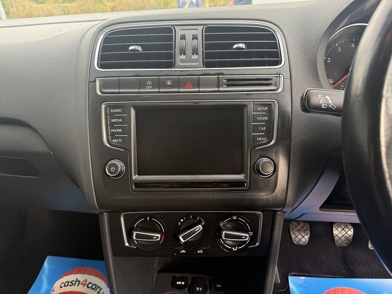 Used Volkswagen Polo 2015 for sale - 76411861: Photo 35