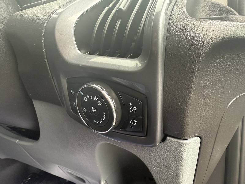 Used Ford Transit Custom 2015 for sale - 76411892: Photo 28