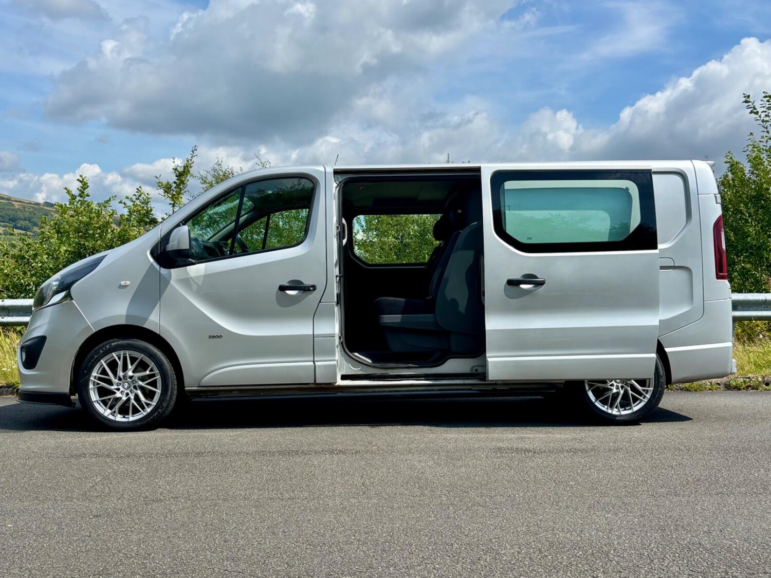 Used Vauxhall Vivaro 2016 for sale - 76712660: Photo 11