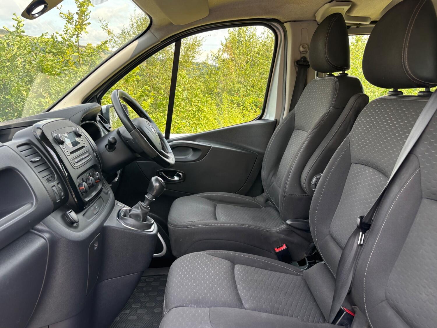 Used Vauxhall Vivaro 2016 for sale - 76712660: Photo 32