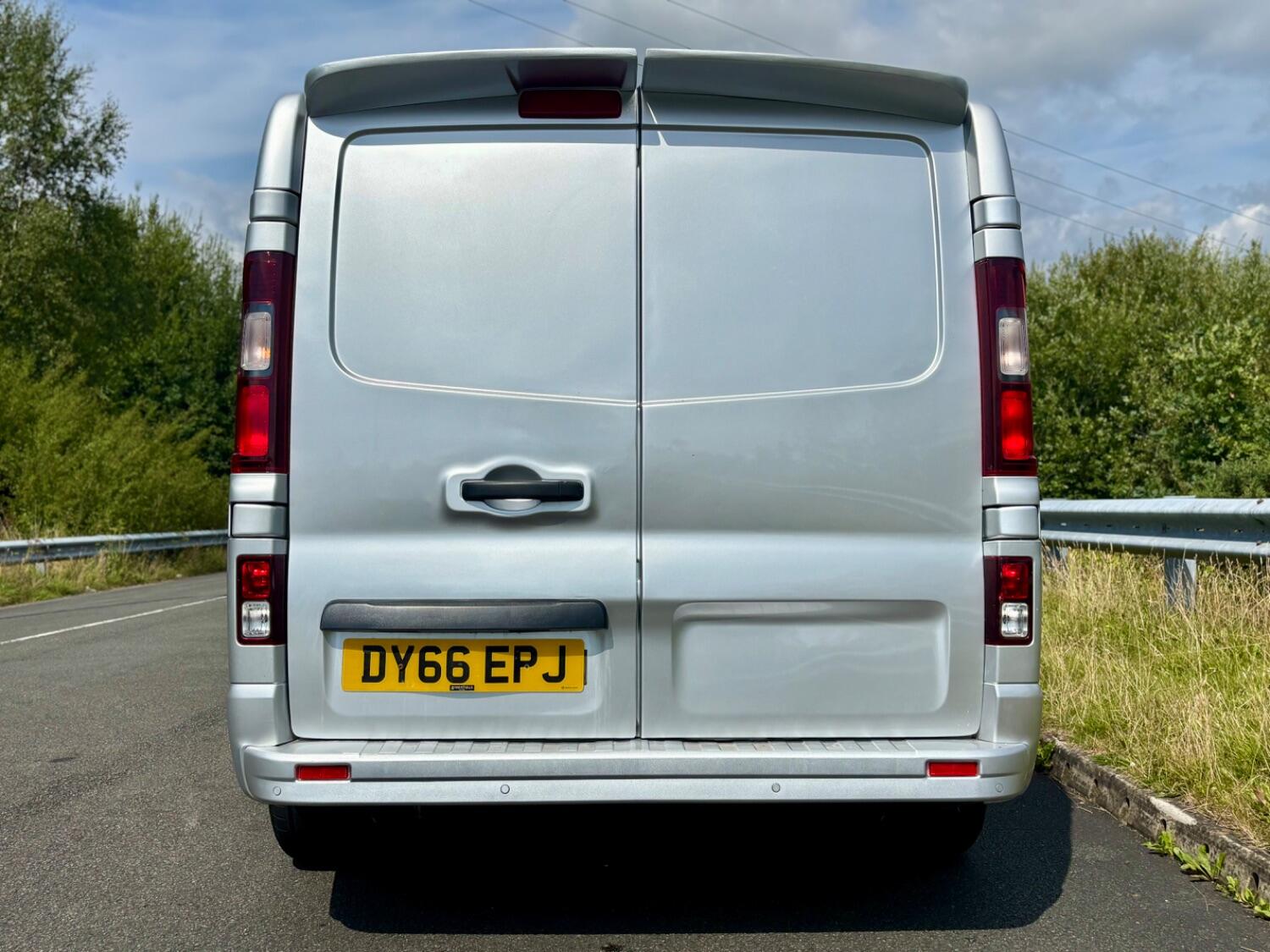 Used Vauxhall Vivaro 2016 for sale - 76712660: Photo 6