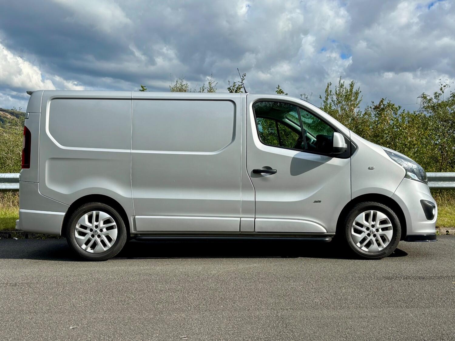 Used Vauxhall Vivaro 2015 for sale - 76407554: Photo 2