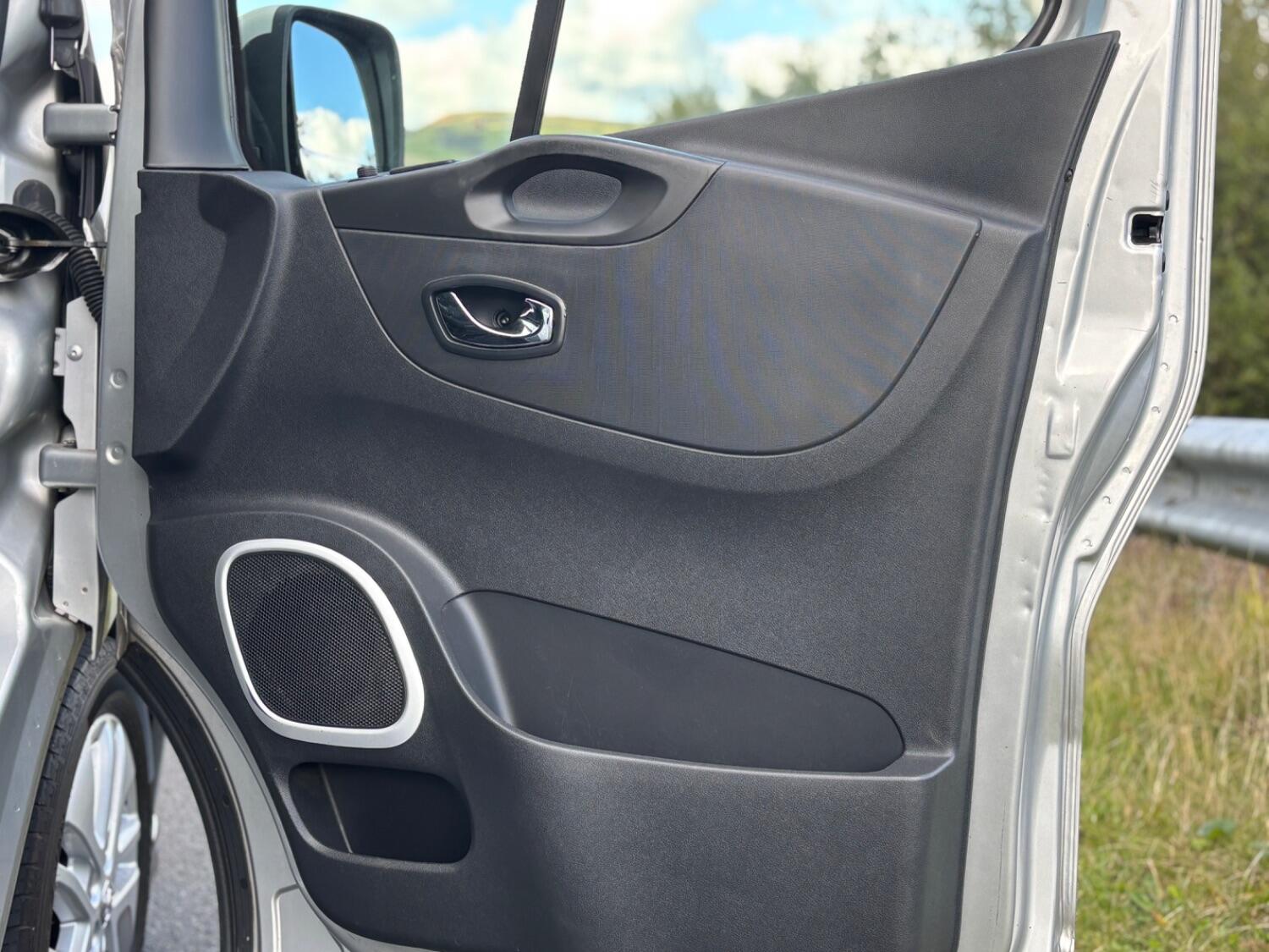 Used Vauxhall Vivaro 2015 for sale - 76407554: Photo 26