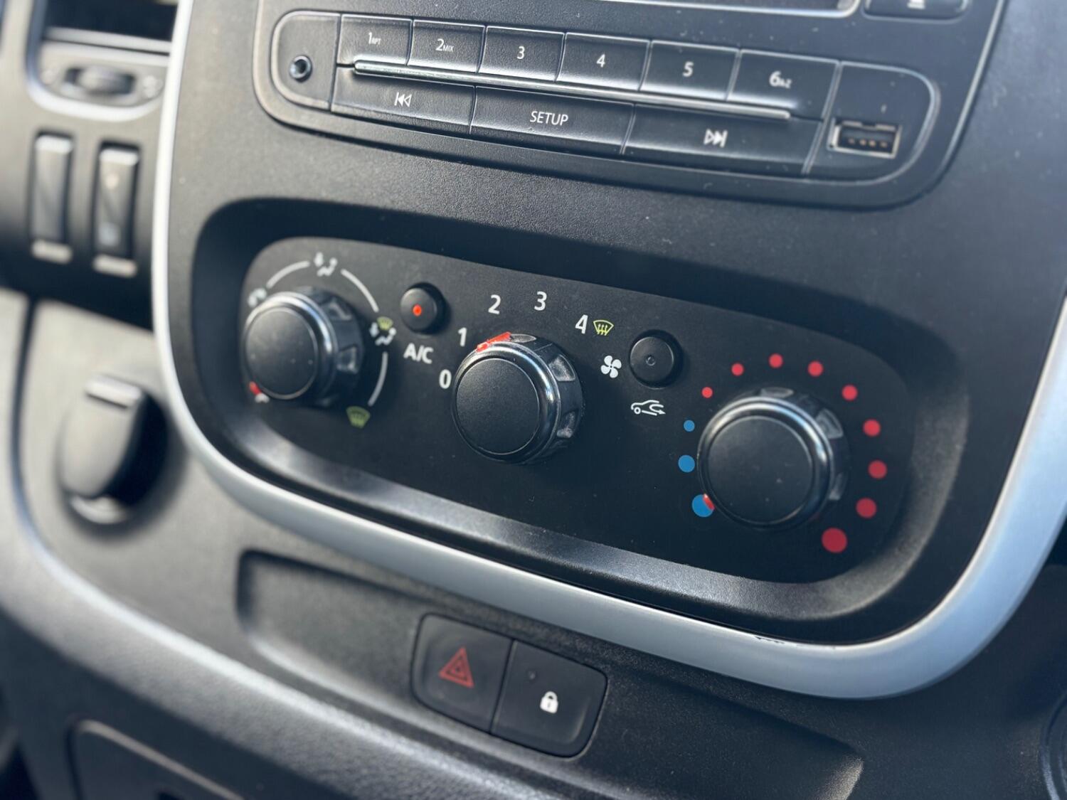 Used Vauxhall Vivaro 2015 for sale - 76407554: Photo 36