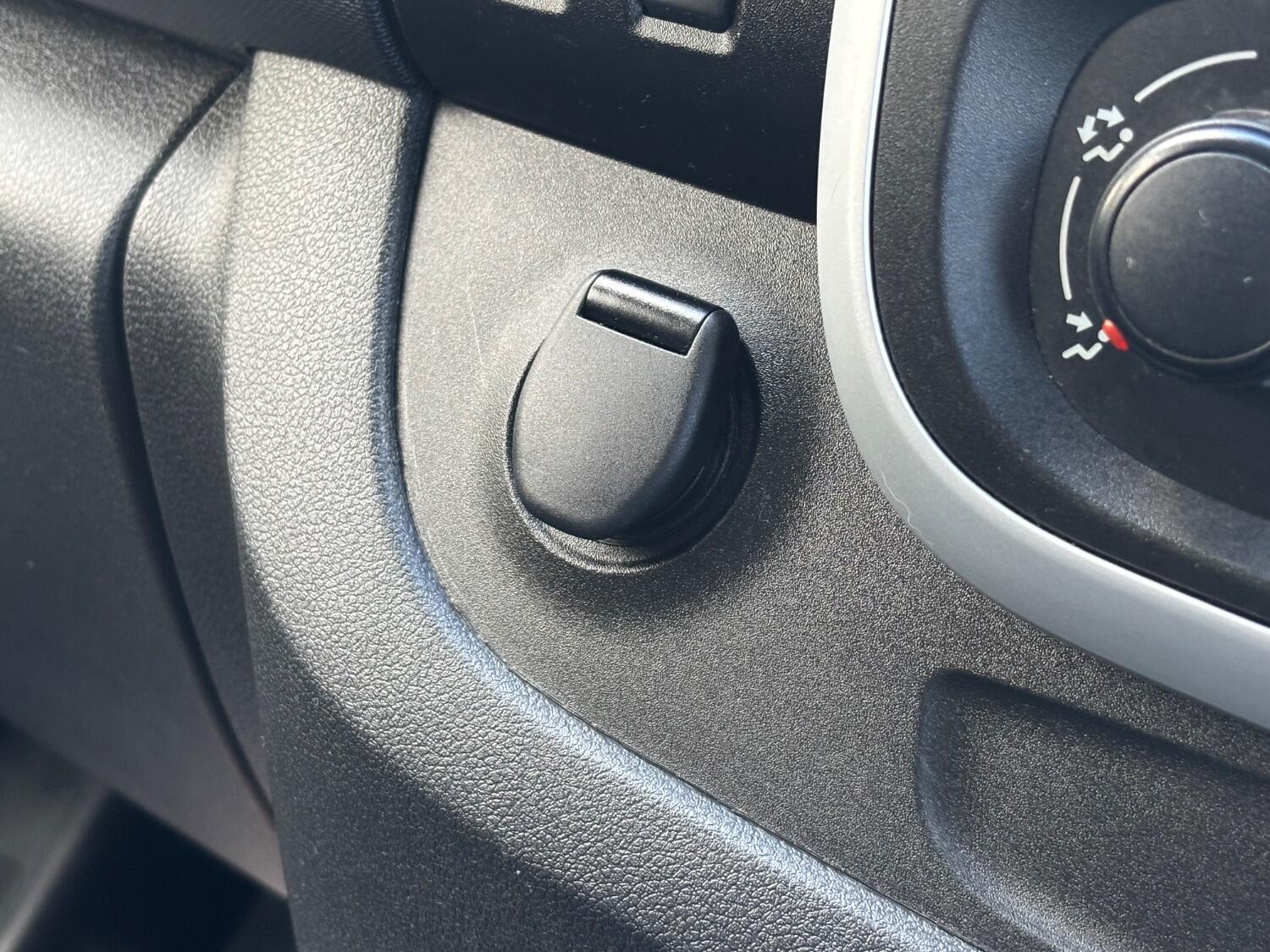 Used Vauxhall Vivaro 2015 for sale - 76407554: Photo 42