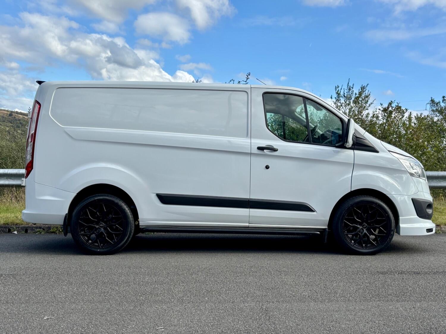 Used Ford Transit Custom 2016 for sale - 76407539: Photo 2