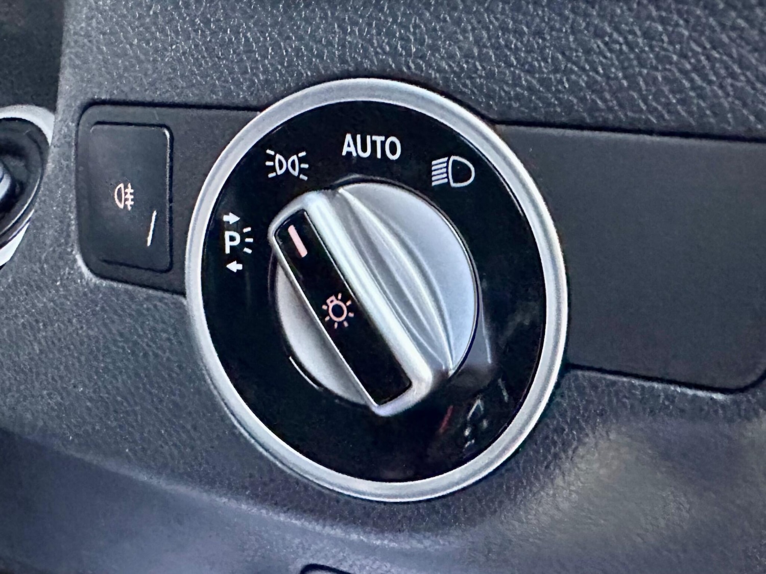 Used Mercedes-Benz CLA 2015 for sale - 76388155: Photo 37