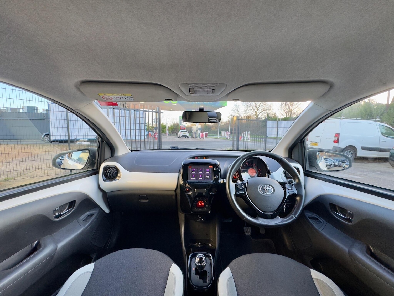 Used Toyota AYGO 2018 for sale - 77460519: Photo 12