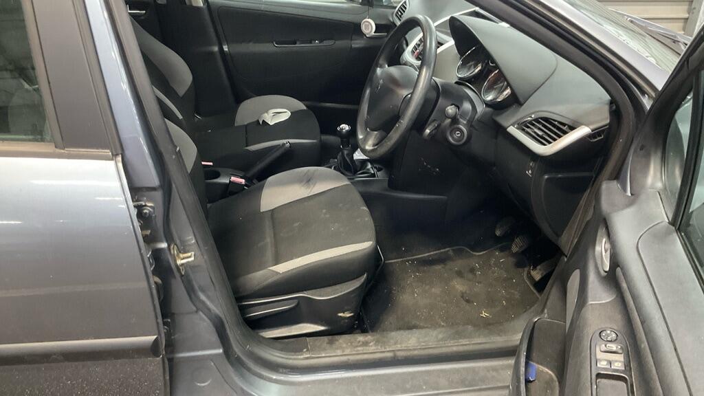 Used Peugeot 207 2009 for sale - 76866328: Photo 7