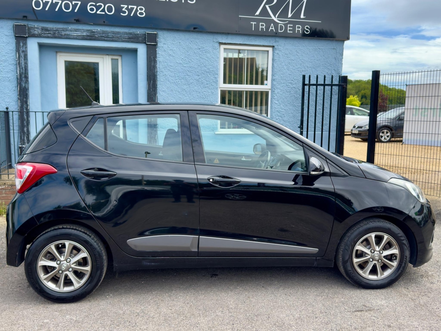 Used Hyundai i10 2014 for sale - 77460547: Photo 9