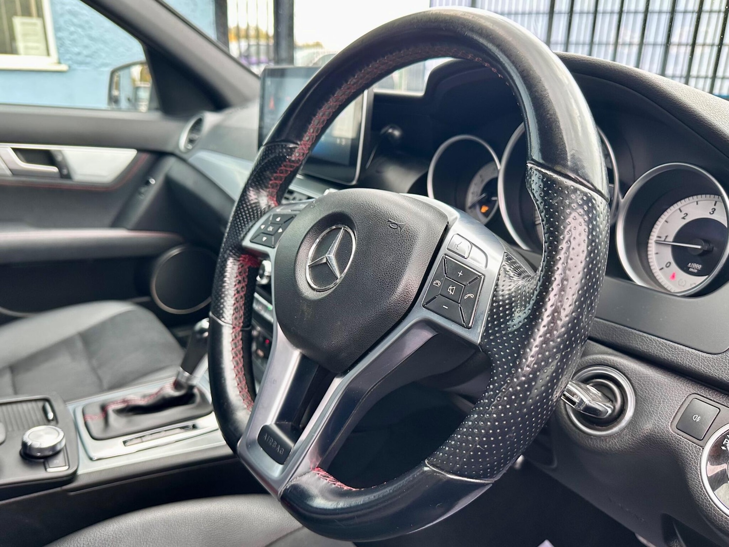 Used Mercedes-Benz C Class 2013 for sale - 76326258: Photo 32