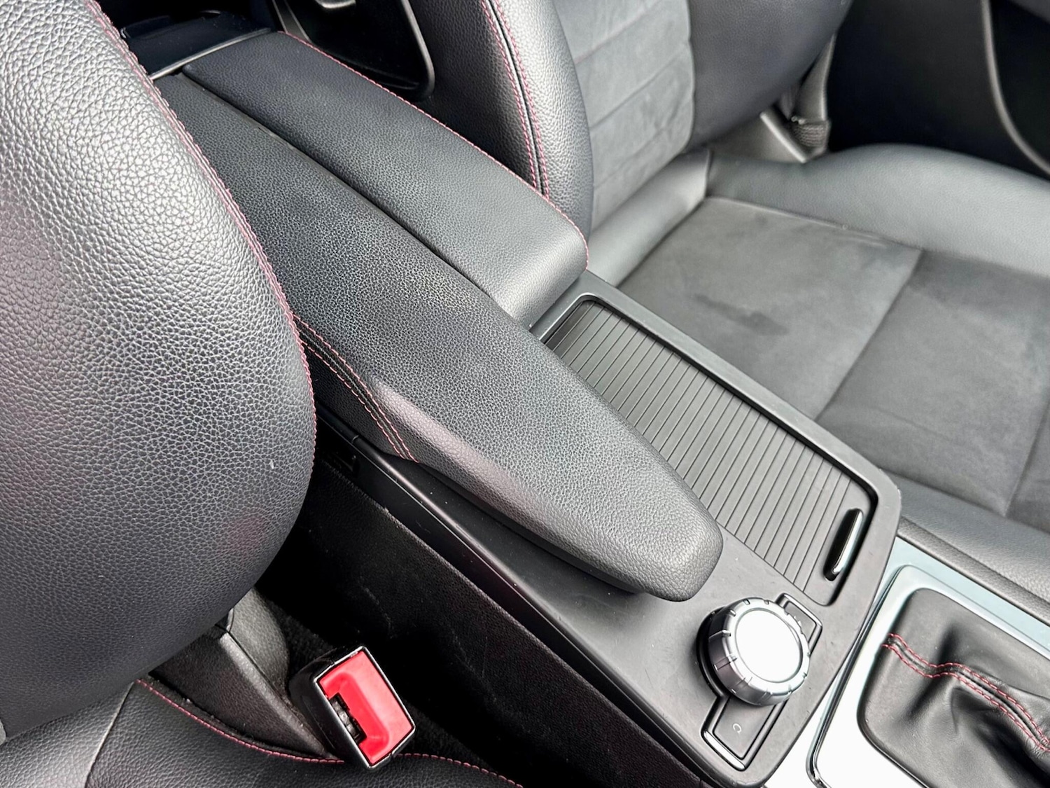Used Mercedes-Benz C Class 2013 for sale - 76326258: Photo 48