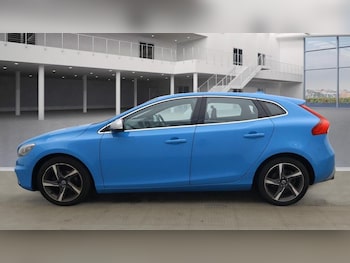 Used Volvo V40 2014 for sale - 76432980: Photo