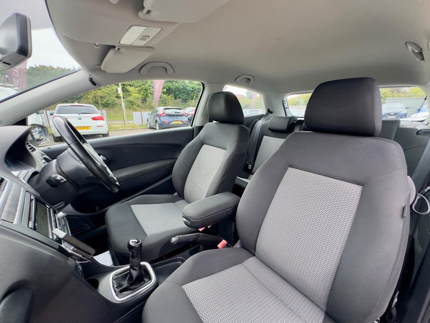 Used Volkswagen Polo 2011 for sale - 76020657: Photo 19