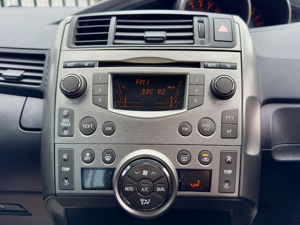 Used Toyota Verso 2010 for sale - 75060595: Photo 30