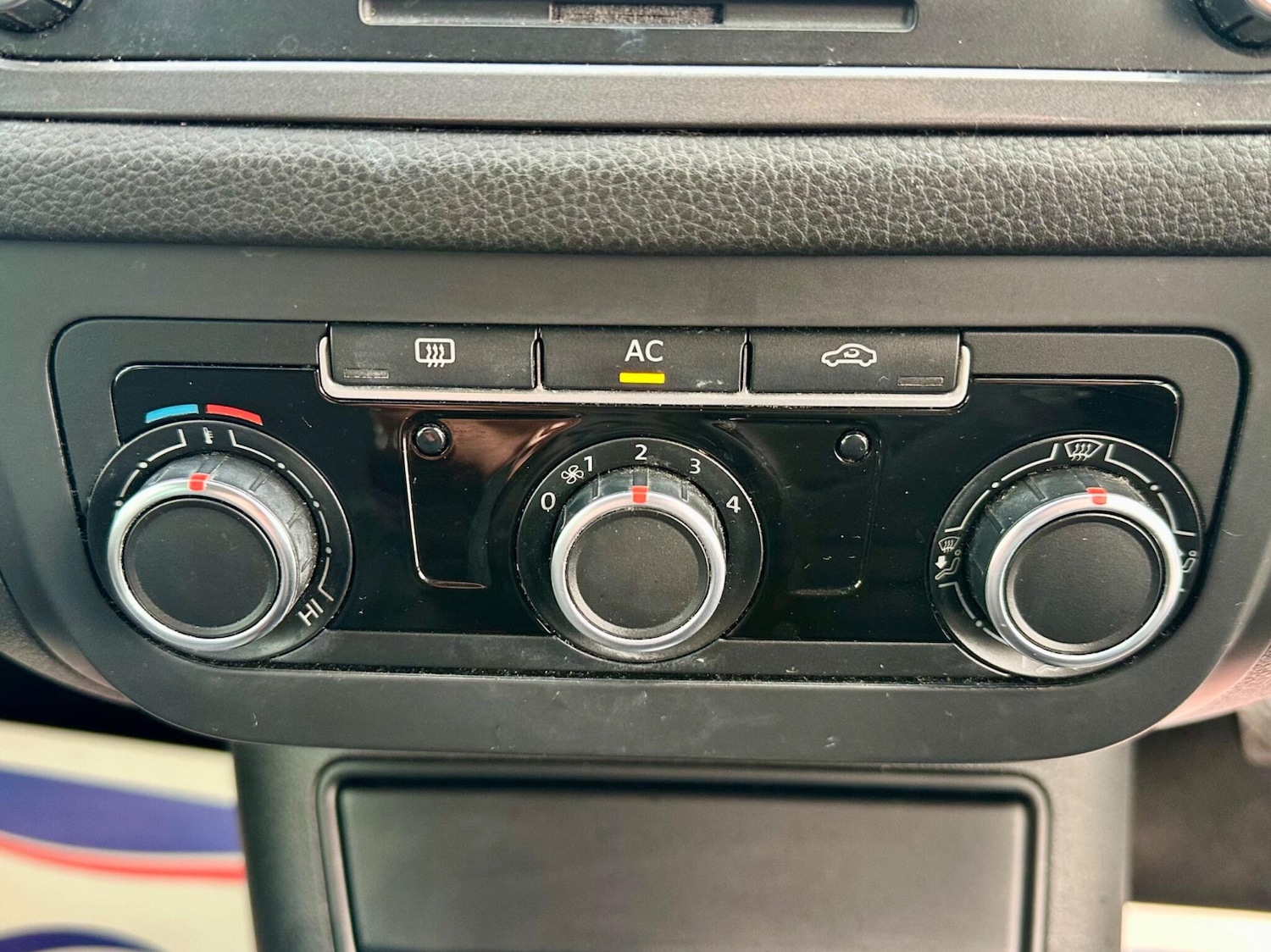 Used Volkswagen Tiguan 2012 for sale - 76251247: Photo 35