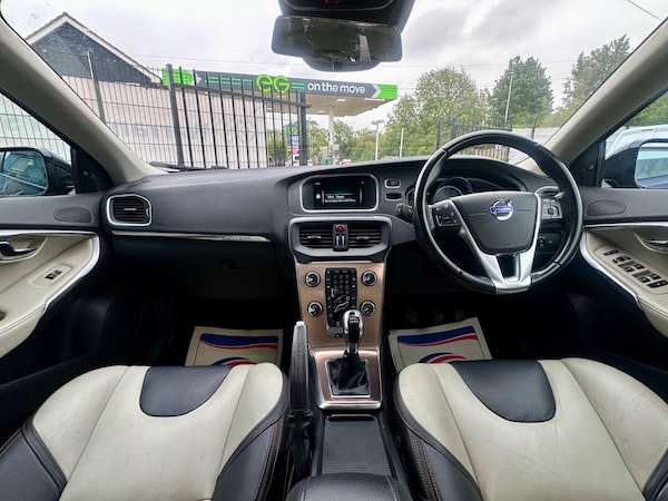 Used Volvo V40 Cross Country 2014 for sale - 73235701: Photo 19