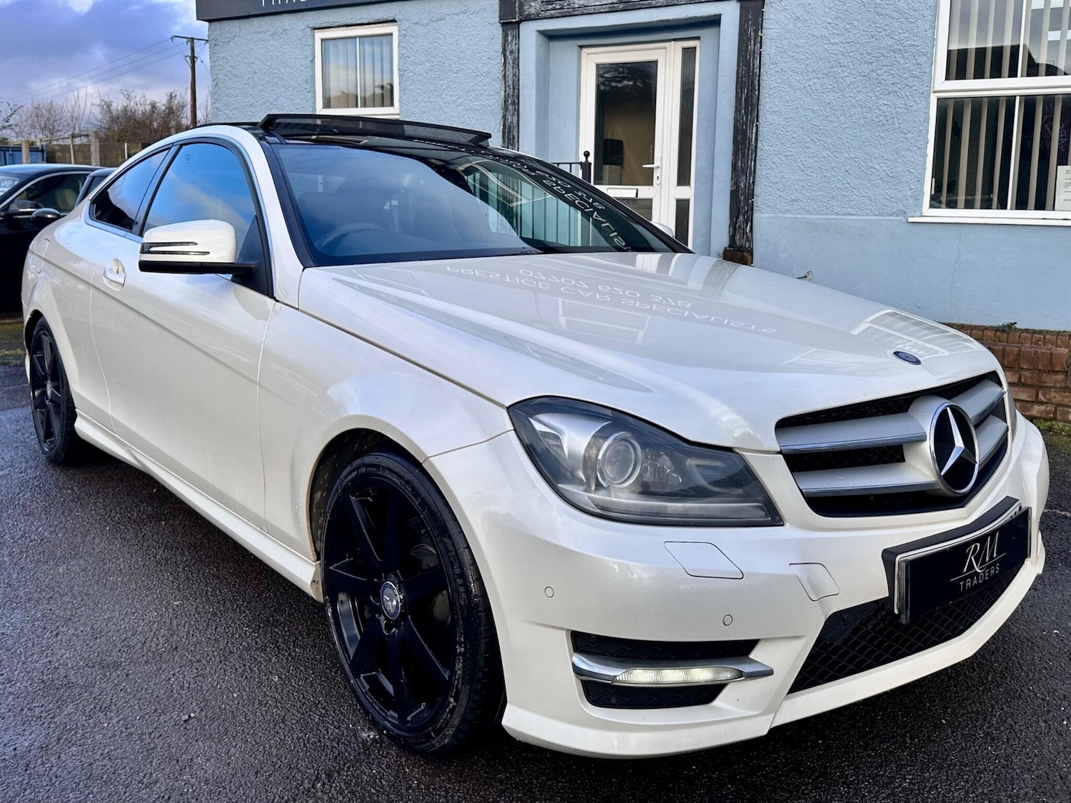 Used Mercedes-Benz C Class 2014 for sale - 77460527: Photo 4