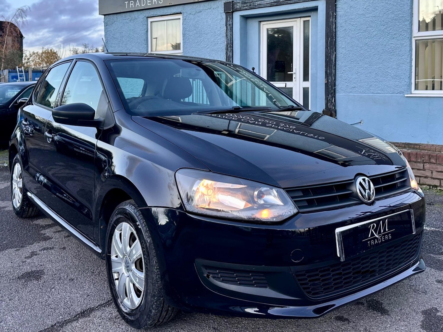 Used Volkswagen Polo 2010 for sale - 77460536: Photo 2