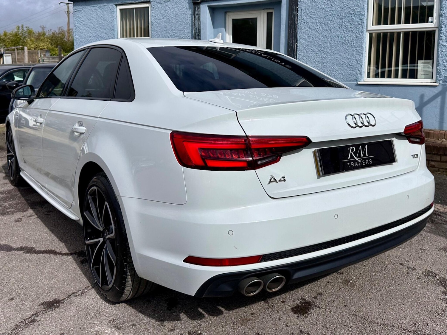 Used Audi A4 2017 for sale - 76988950: Photo 10