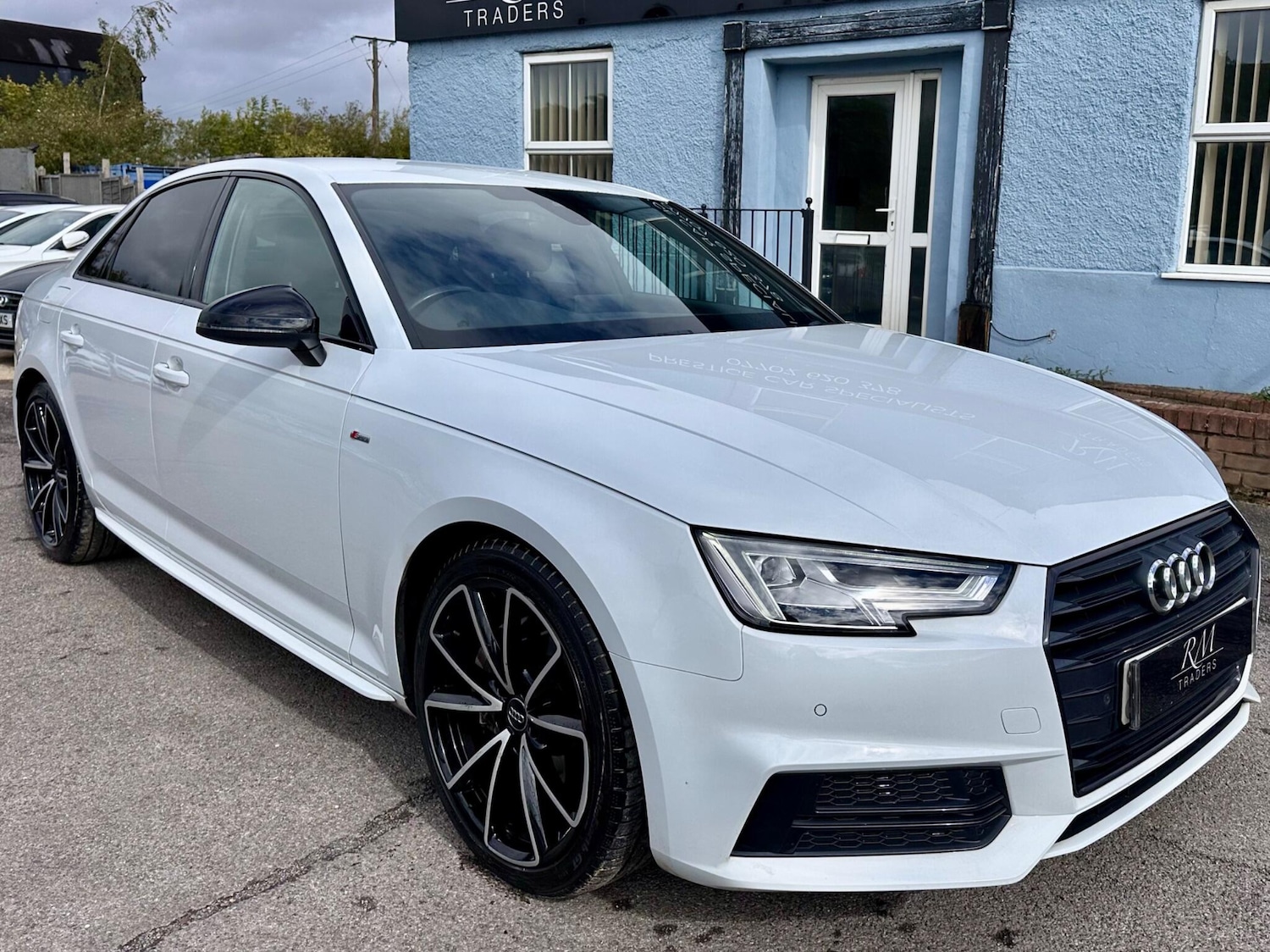 Used Audi A4 2017 for sale - 76988950: Photo 4