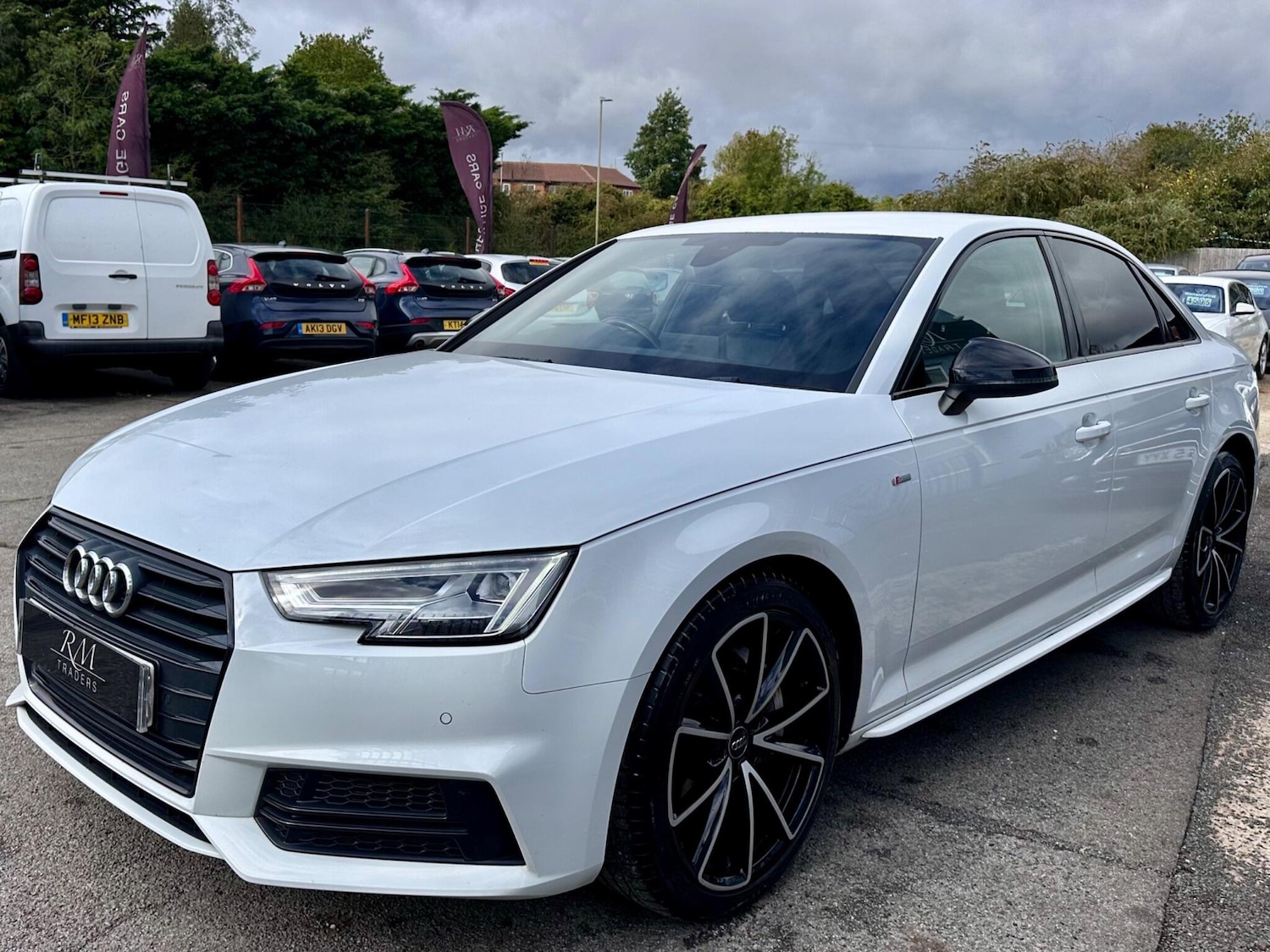 Used Audi A4 2017 for sale - 76988950: Photo 8