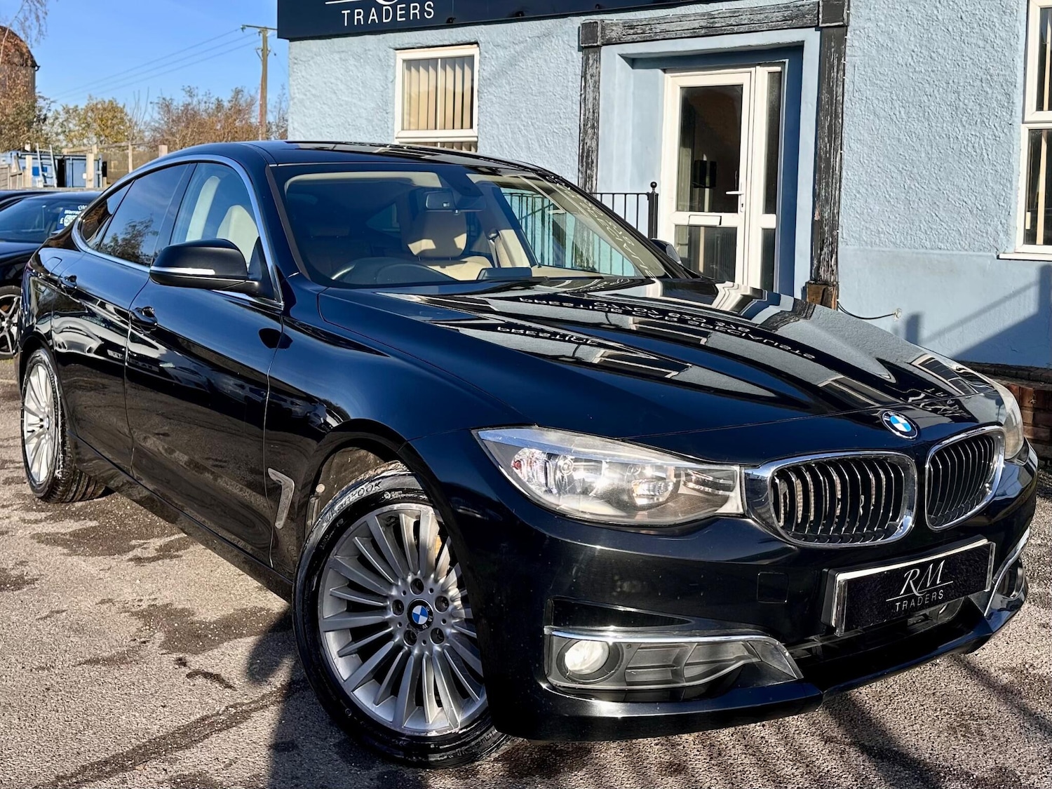 Used BMW 3 Series 2013 for sale - 77460515: Photo 2