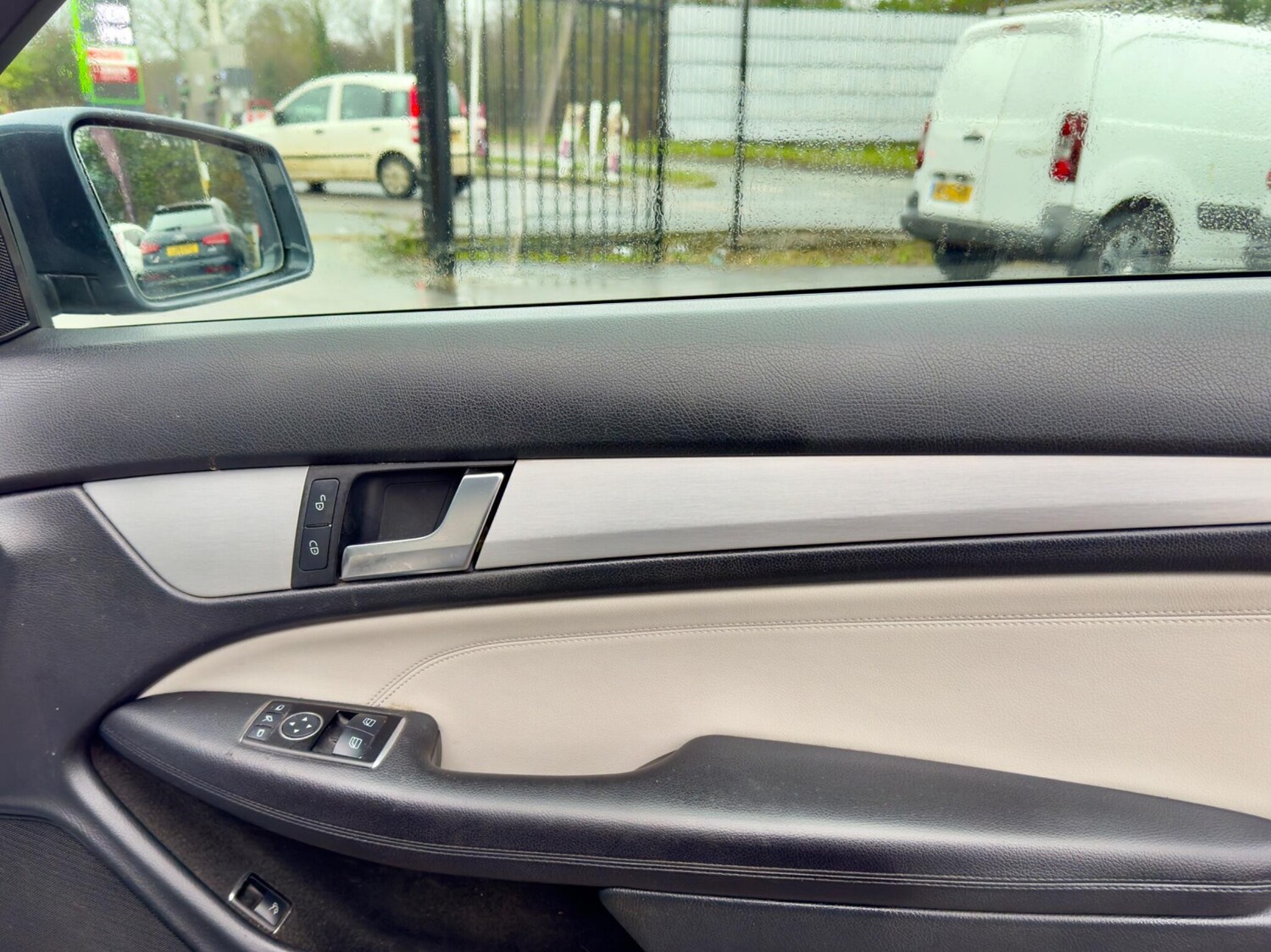 Used Mercedes-Benz C Class 2012 for sale - 77460516: Photo 23