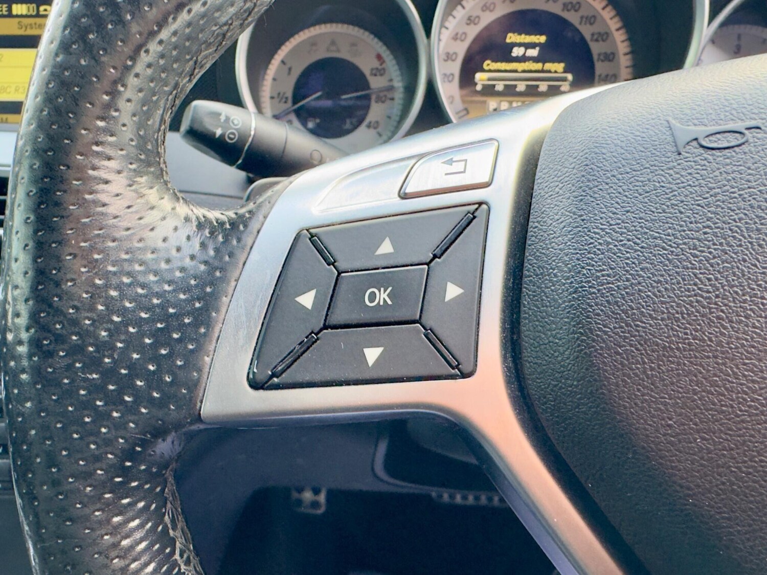 Used Mercedes-Benz C Class 2012 for sale - 77460537: Photo 32