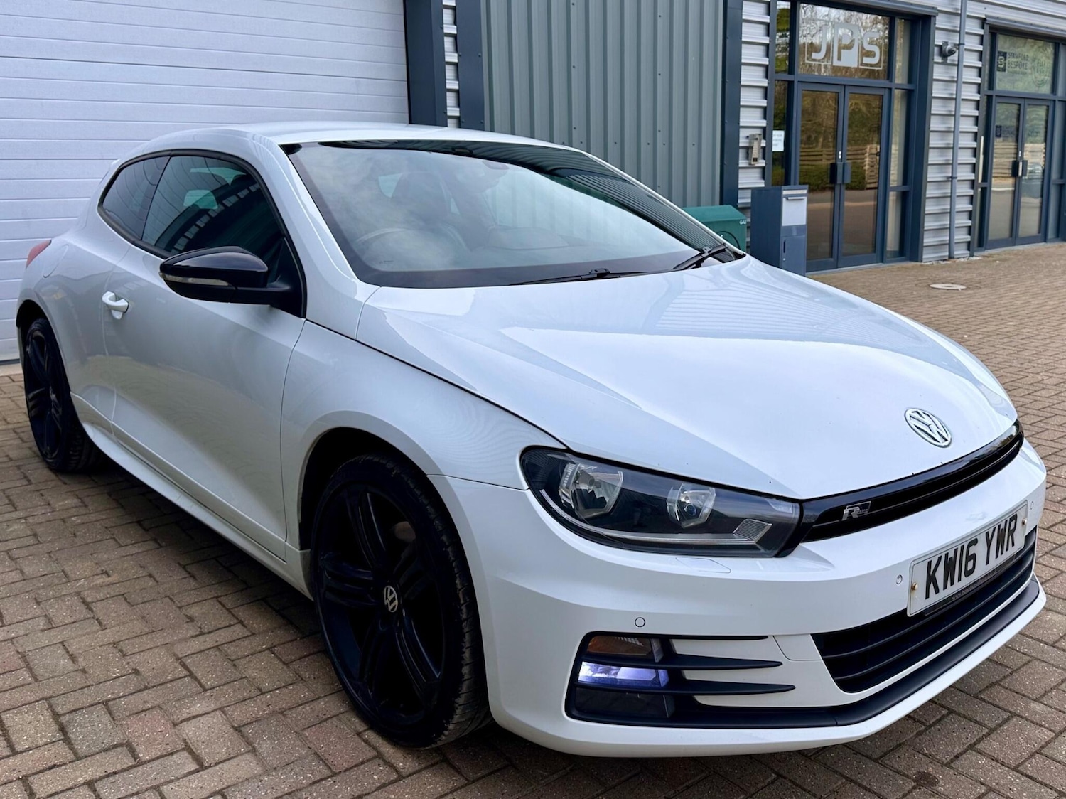 Used Volkswagen Scirocco 2016 for sale - 78224399: Photo 2