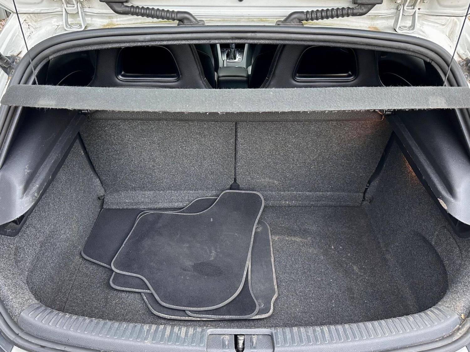 Used Volkswagen Scirocco 2016 for sale - 78224399: Photo 21